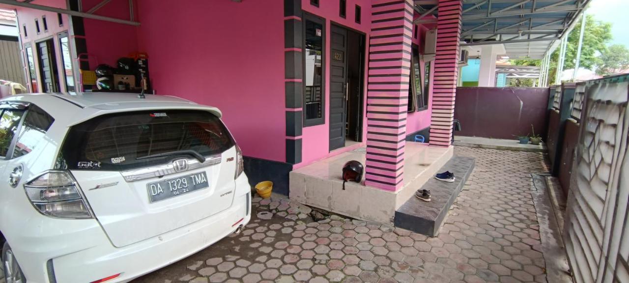 Hotel Spot On 92466 Adam Kost Syariahnearwisata Jembatan Barito Banjarmasin  Esterno foto