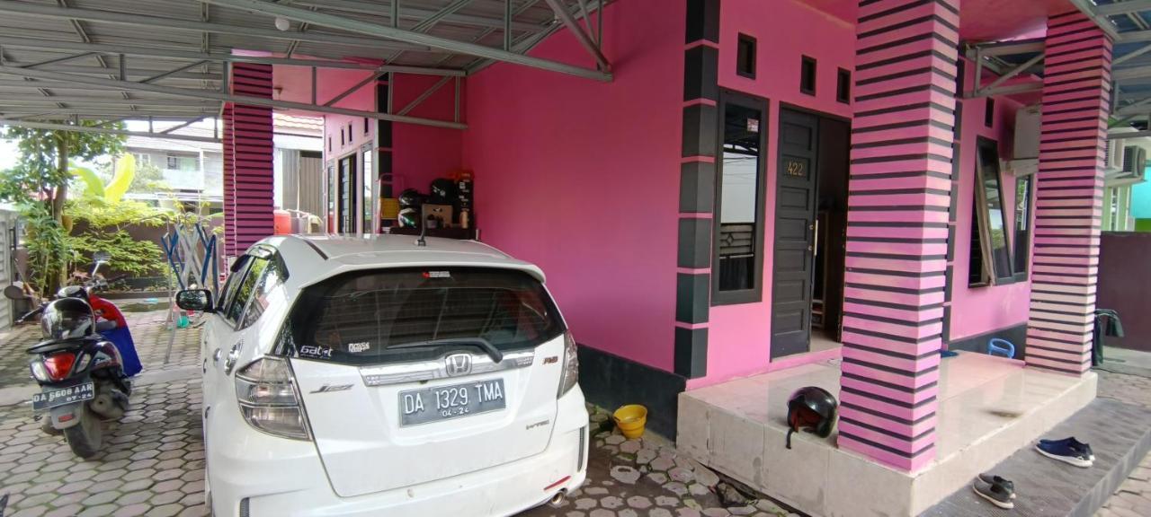 Hotel Spot On 92466 Adam Kost Syariahnearwisata Jembatan Barito Banjarmasin  Esterno foto