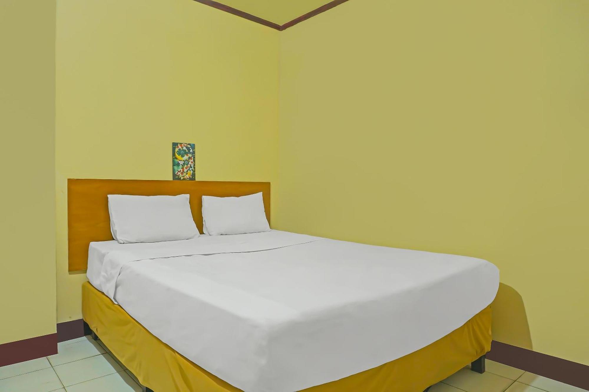 Hotel Spot On 92466 Adam Kost Syariahnearwisata Jembatan Barito Banjarmasin  Esterno foto