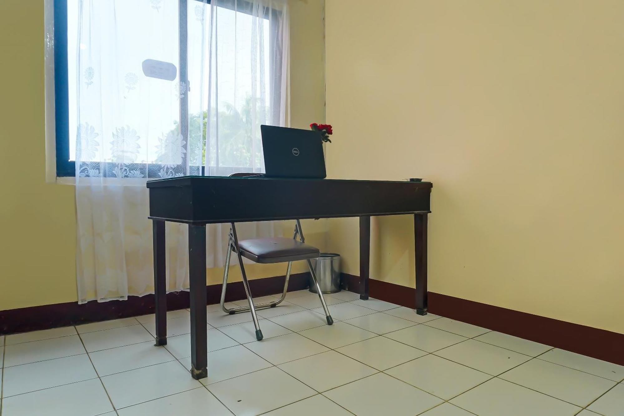 Hotel Spot On 92466 Adam Kost Syariahnearwisata Jembatan Barito Banjarmasin  Esterno foto